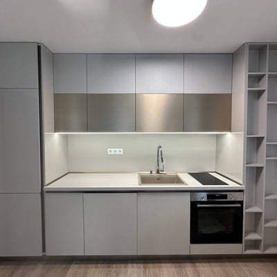 Аренда стильной трёхкомнатной квартиры у моря, 100 м², Варна, Св. Константин и Елена, Болгария